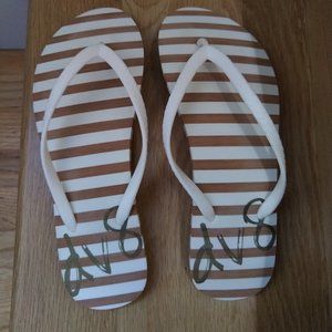 NWOT Dolce Vita flip flops